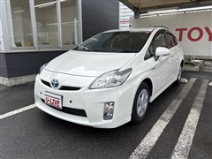 トヨタ　プリウス S