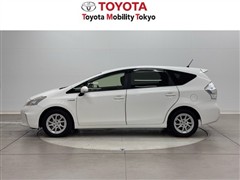 プリウスアルファ S