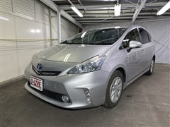 プリウスアルファ S