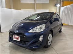 トヨタ　アクア S スタイルブラック