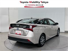プリウス A