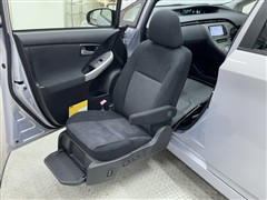 プリウG ジョシュセキリフトA