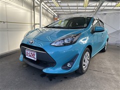 トヨタ　アクア G