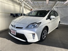 トヨタ　プリウス S