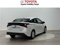 プリウスS セーフティープラス2