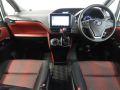 ヴォクシー 2.0ZS 7ニンノリ