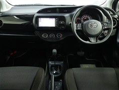 ヴィッツ Fセーフティエディション3