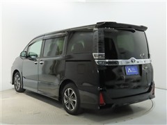 ヴォクシー ZSキラメキ3 7ニンノリ