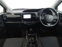 ヴィッツ 1.3F セーフティED