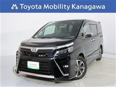 トヨタ　ヴォクシー ZSキラメキ3 7ニンノリ