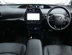 プリウス 1.8Aツーリング 4WD