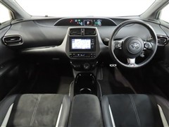 プリウスPHV S GRスポーツ