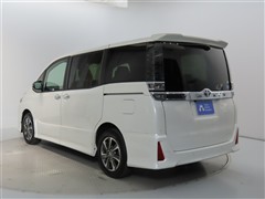 ヴォクシー ZSキラメキ2 7ニンノリ