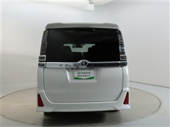 ヴォクシー ZSキラメキ3 7ニンノリ