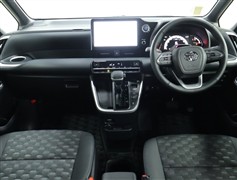 ヴォクシー 2.0S-Z 7ニンノリ