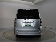 ヴォクシー 2.0ZS 8ニンノリ