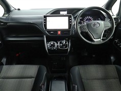 ヴォクシーHV 1.8ZSキラメキ2