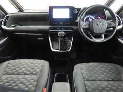 ヴォクシー 2.0S-Z 7ニンノリ