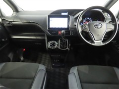 ノア 2.0Si WxB3 7ニンノリ