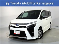 トヨタ　ヴォクシーHV ZSキラメキ2 7ニン