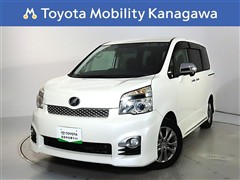 トヨタ　ヴォクシー ZSキラメキ3 7ニンノリ