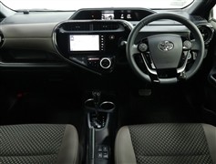 アクア 1.5クロスオーバー グラム