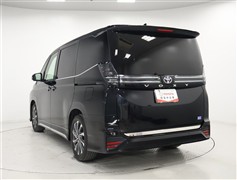 ヴォクシー 2.0S-Z 7ニンノリ