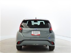 アクア 1.5Z ラフィネ