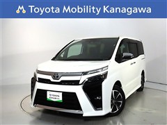 トヨタ　ヴォクシー ZSキラメキ3 7ニンノリ