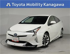 トヨタ　プリウス Sツーリング