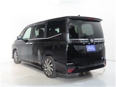 ヴォクシー 2.0S-Z 7ニンノリ