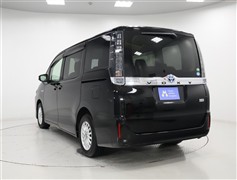 ヴォクシーHV V