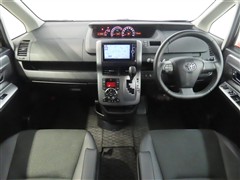 ヴォクシー ZSキラメキZ 8ニンノリ