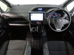 ヴォクシー ZSキラメキ3 8ニンノリ