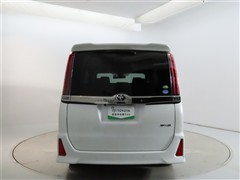 ノア 2.0Si WxB2 8ニンノリ