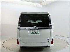 ヴォクシー ZSキラメキ3 8ニンノリ