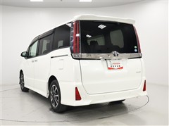 ノア 2.0Si WxB 7ニンノリ