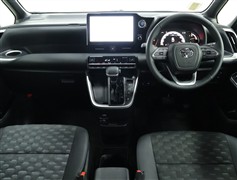 ヴォクシー 2.0S-Z 7ニンノリ