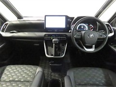 ヴォクシー 2.0S-Z 7ニンノリ