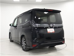 ヴォクシー 2.0S-Z 7ニンノリ