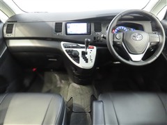 アイシス1.8プラタナVセレ・ブラン