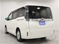 ヴォクシー 2.0V