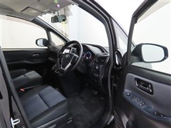 ヴォクシー ZSキラメキ 7ニンノリ