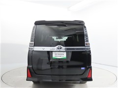 ヴォクシー ZSキラメキ3 7ニンノリ