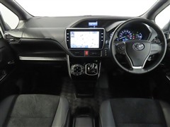 ヴォクシーHV ZSキラメキ3 7ニン