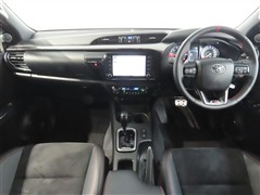 ハイラックス2.4D Z GRスポーツ