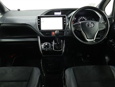 ヴォクシー 2.0ZSキラメキ3