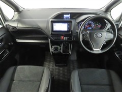 ヴォクシー ZSキラメキ3 7ニンノリ