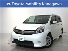 トヨタ アイシス プラタナVホワイトインテリア