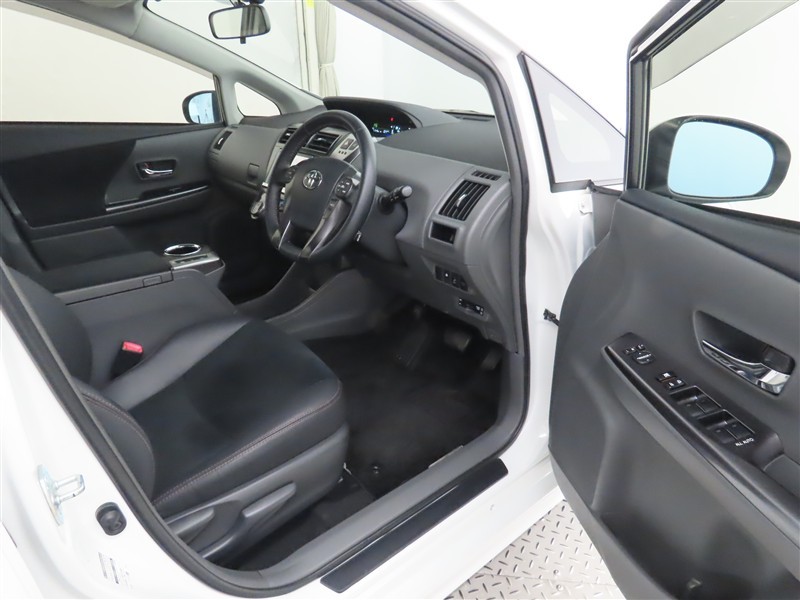 プリウスアルファ GチューンB 5ニン（0370105751210）の中古車